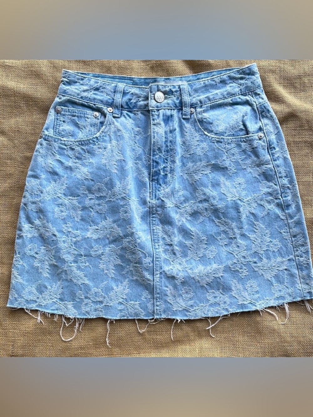 Zee Gee Why Light Blue White Floral Pattern Raw Hem Jean Skirt Kick High